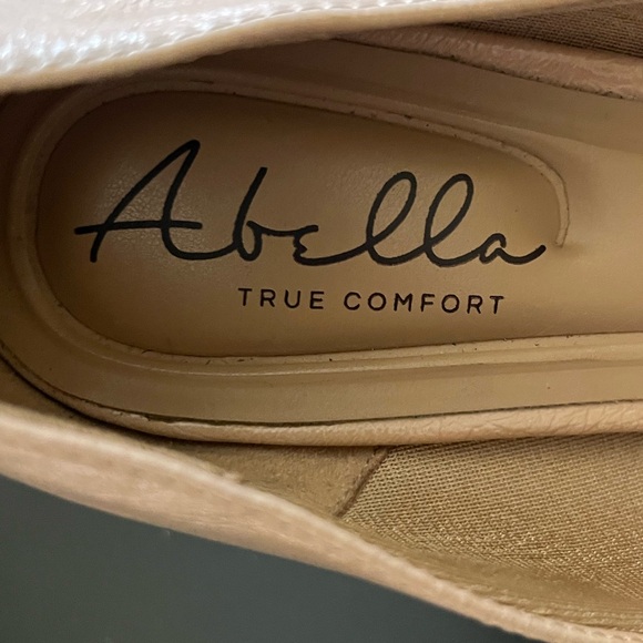 Abella True Comfort Stella Nude Pumps Size 9.5 Women’s - Picture 15 of 16